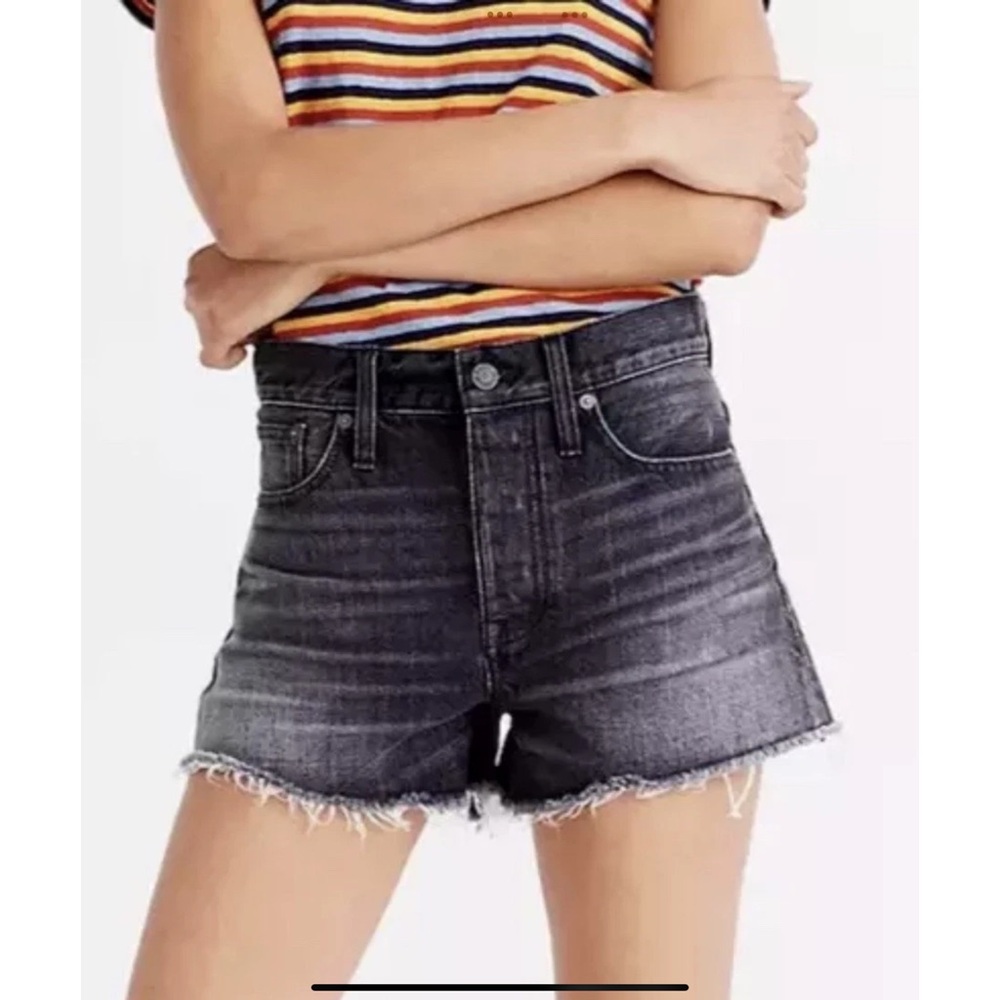 MADEWELL Relaxed Jean Shorts Women’s 26 Black Denim Raw Hem Button Fly AJ243 New